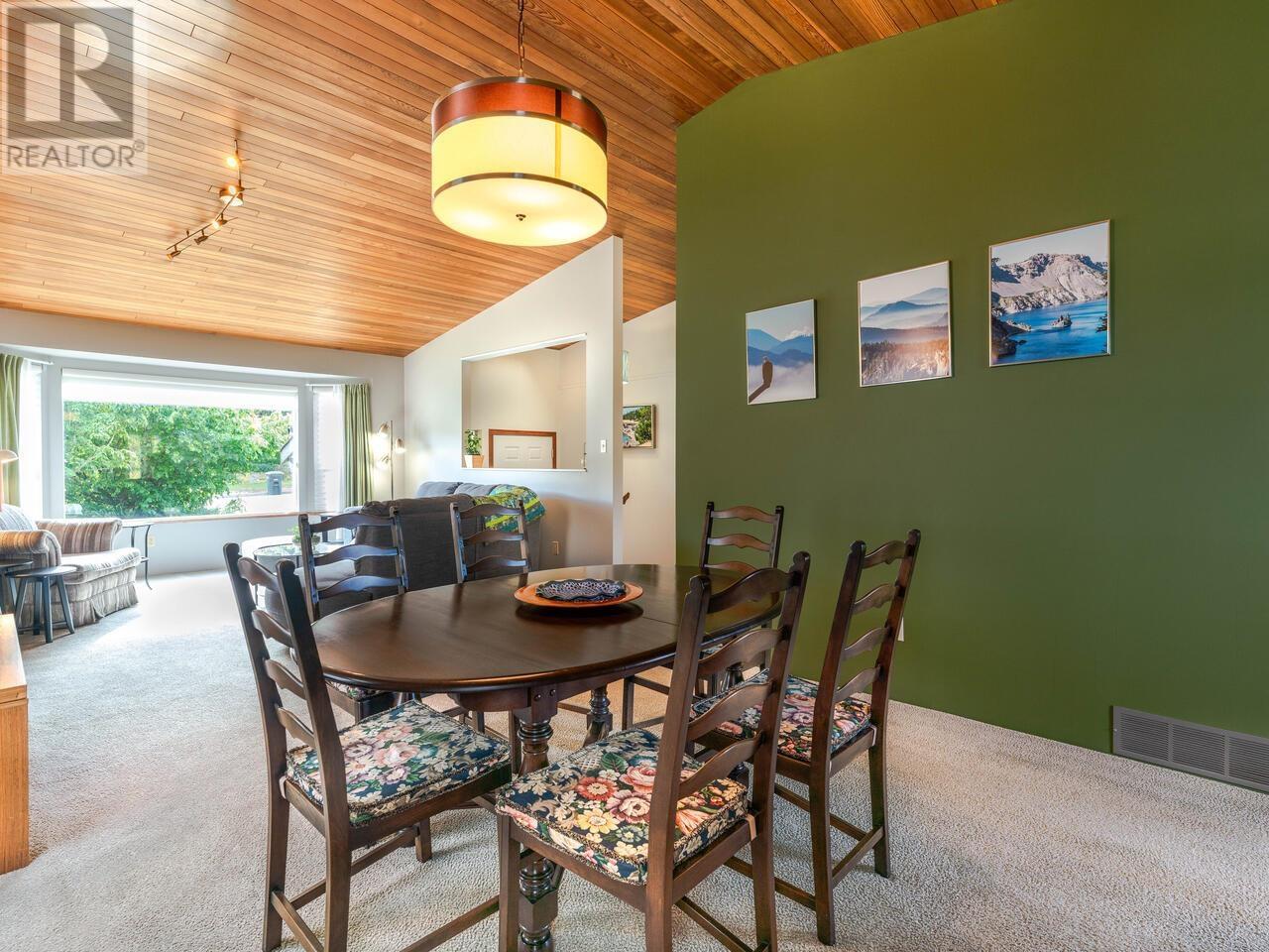 5785 Burns Place, Burnaby, British Columbia  V5H 1W8 - Photo 6 - R2825120