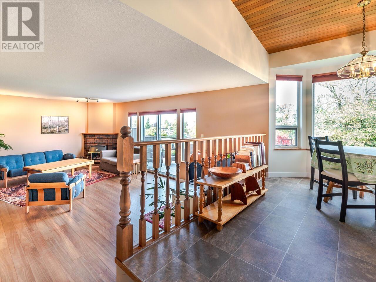5785 Burns Place, Burnaby, British Columbia  V5H 1W8 - Photo 7 - R2825120