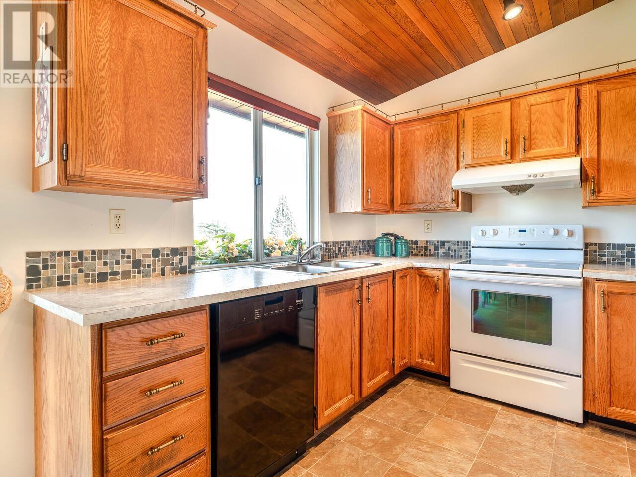 5785 Burns Place, Burnaby, British Columbia  V5H 1W8 - Photo 9 - R2825120