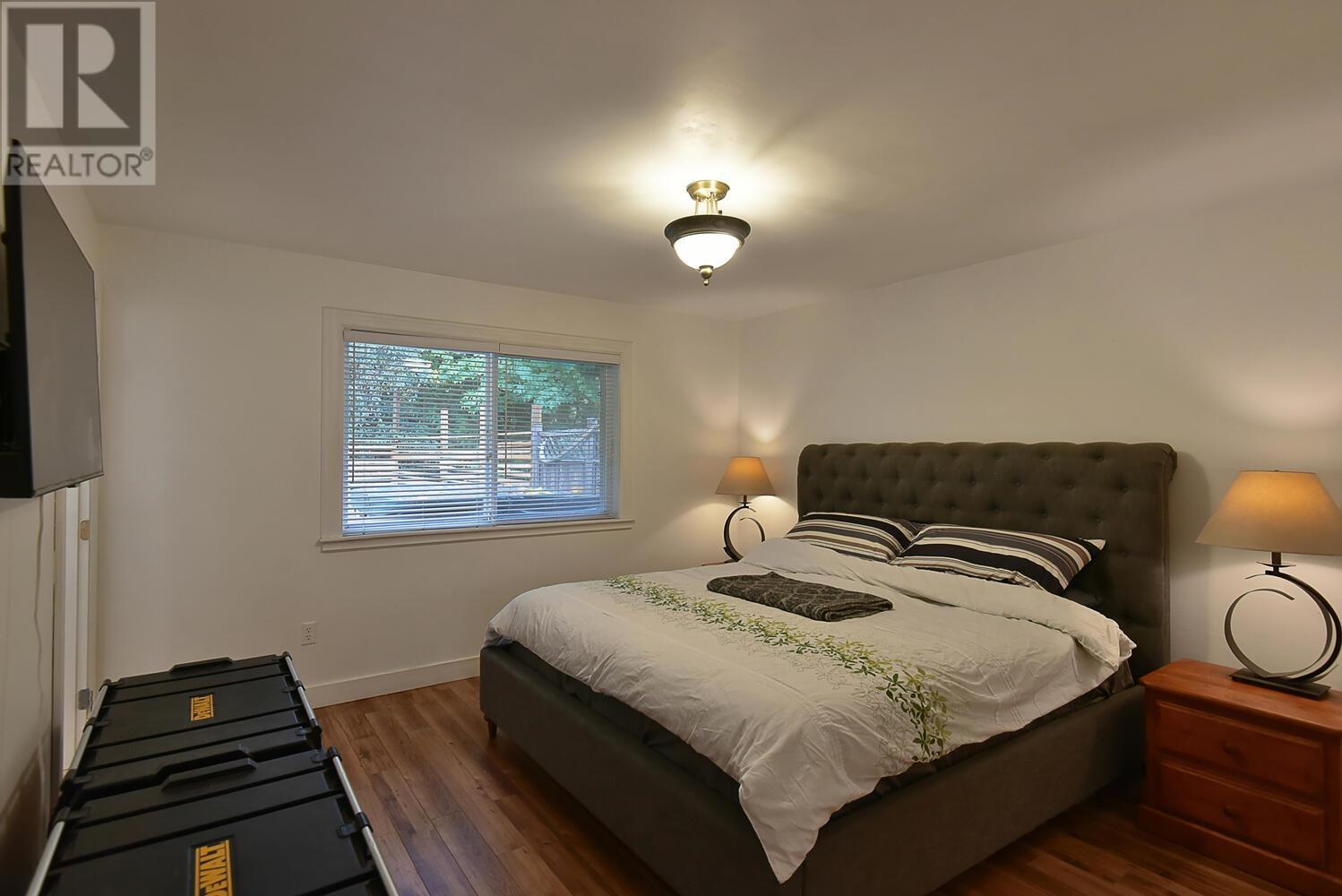 5055 Parkview Road, Madeira Park, British Columbia  V0N 2H0 - Photo 11 - R2825130