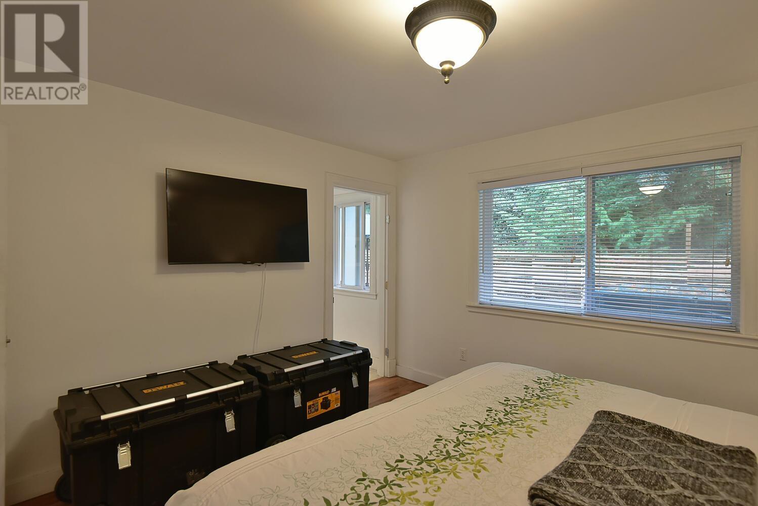 5055 Parkview Road, Madeira Park, British Columbia  V0N 2H0 - Photo 12 - R2825130