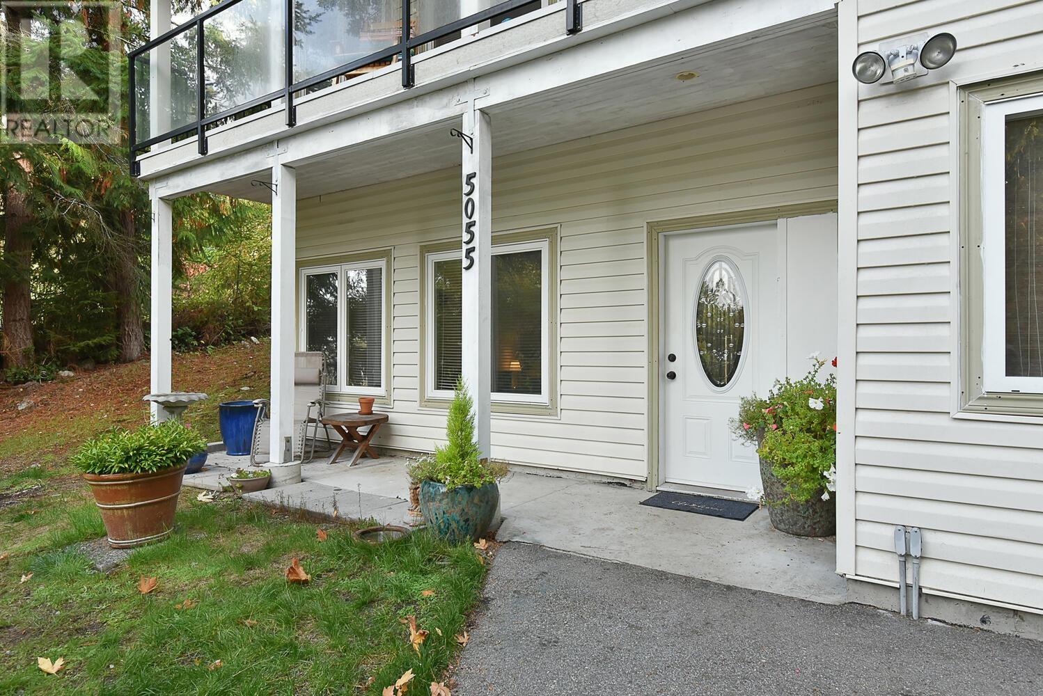 5055 Parkview Road, Madeira Park, British Columbia  V0N 2H0 - Photo 2 - R2825130