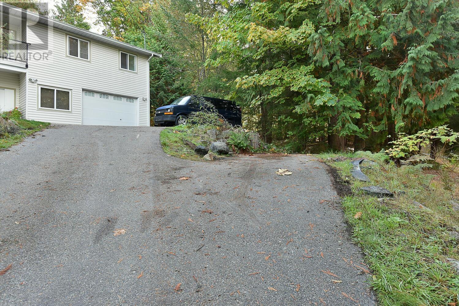 5055 Parkview Road, Madeira Park, British Columbia  V0N 2H0 - Photo 22 - R2825130