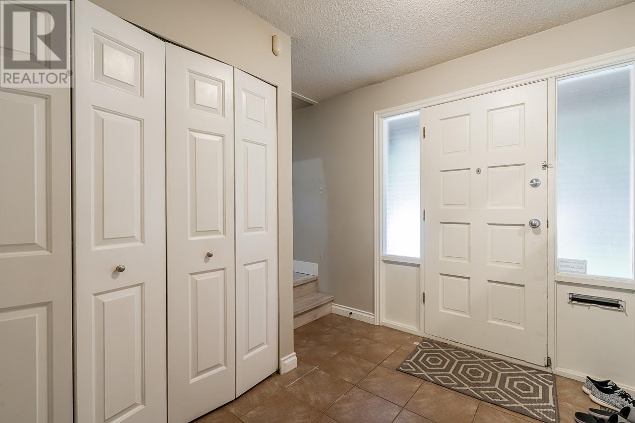11678 212 Street, Maple Ridge, British Columbia  V2X 4Z5 - Photo 5 - R2825192
