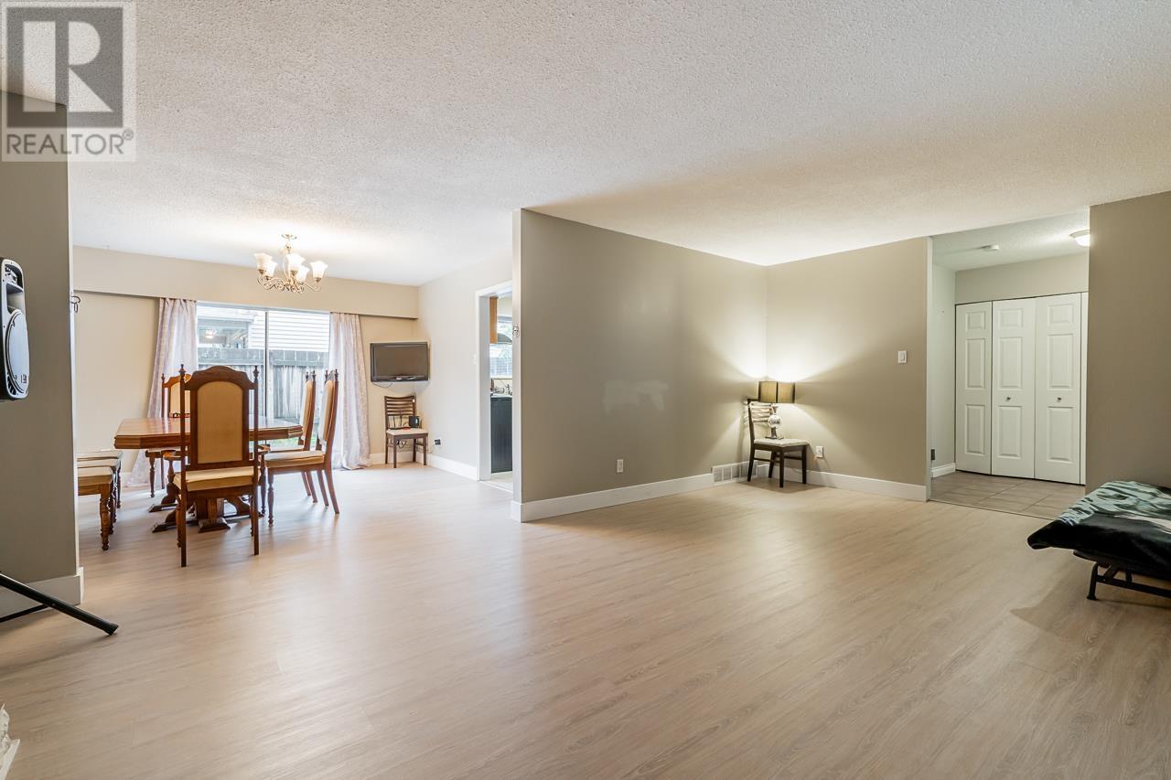 11678 212 Street, Maple Ridge, British Columbia  V2X 4Z5 - Photo 8 - R2825192