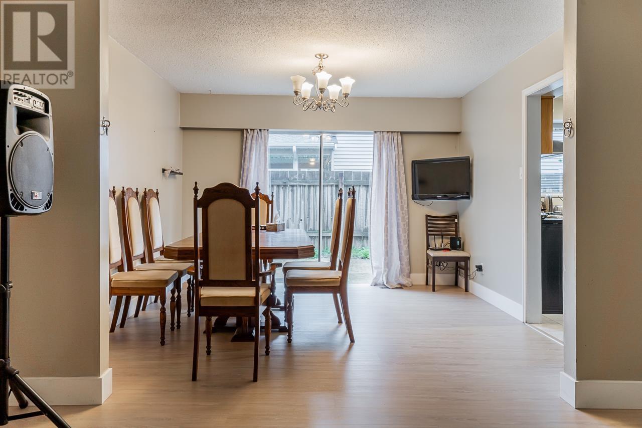 11678 212 Street, Maple Ridge, British Columbia  V2X 4Z5 - Photo 9 - R2825192