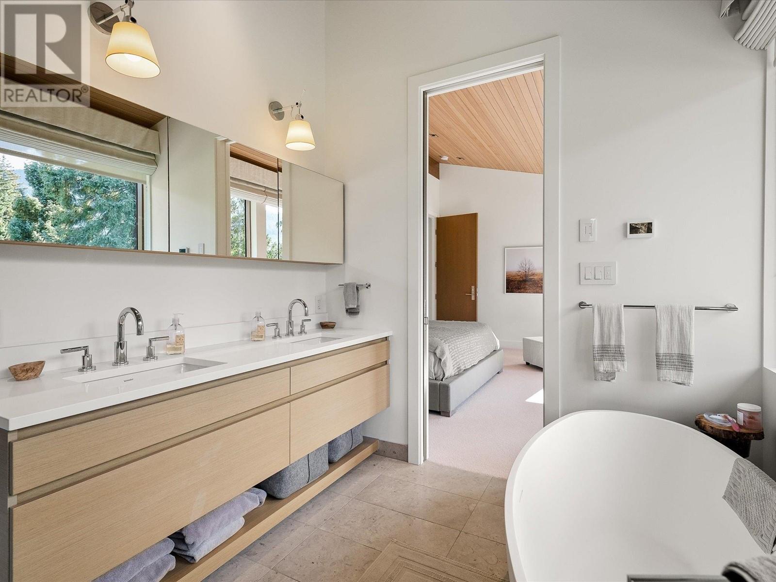 8072 Cypress Place, Whistler, British Columbia  V8E 1J9 - Photo 28 - R2824121
