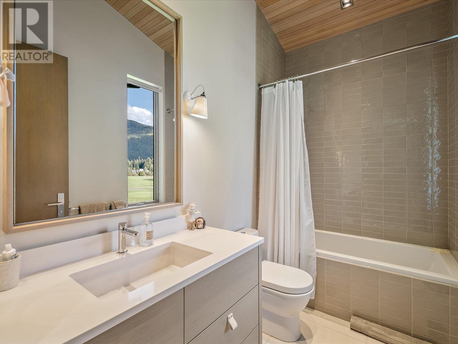 8072 Cypress Place, Whistler, British Columbia  V8E 1J9 - Photo 34 - R2824121