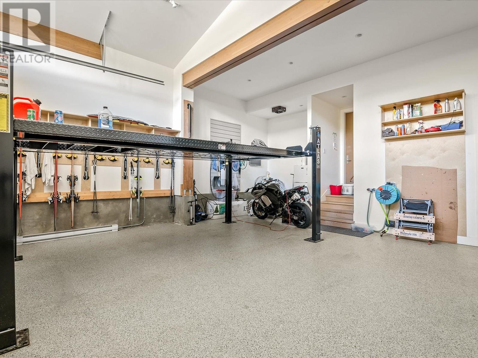 8072 Cypress Place, Whistler, British Columbia  V8E 1J9 - Photo 40 - R2824121