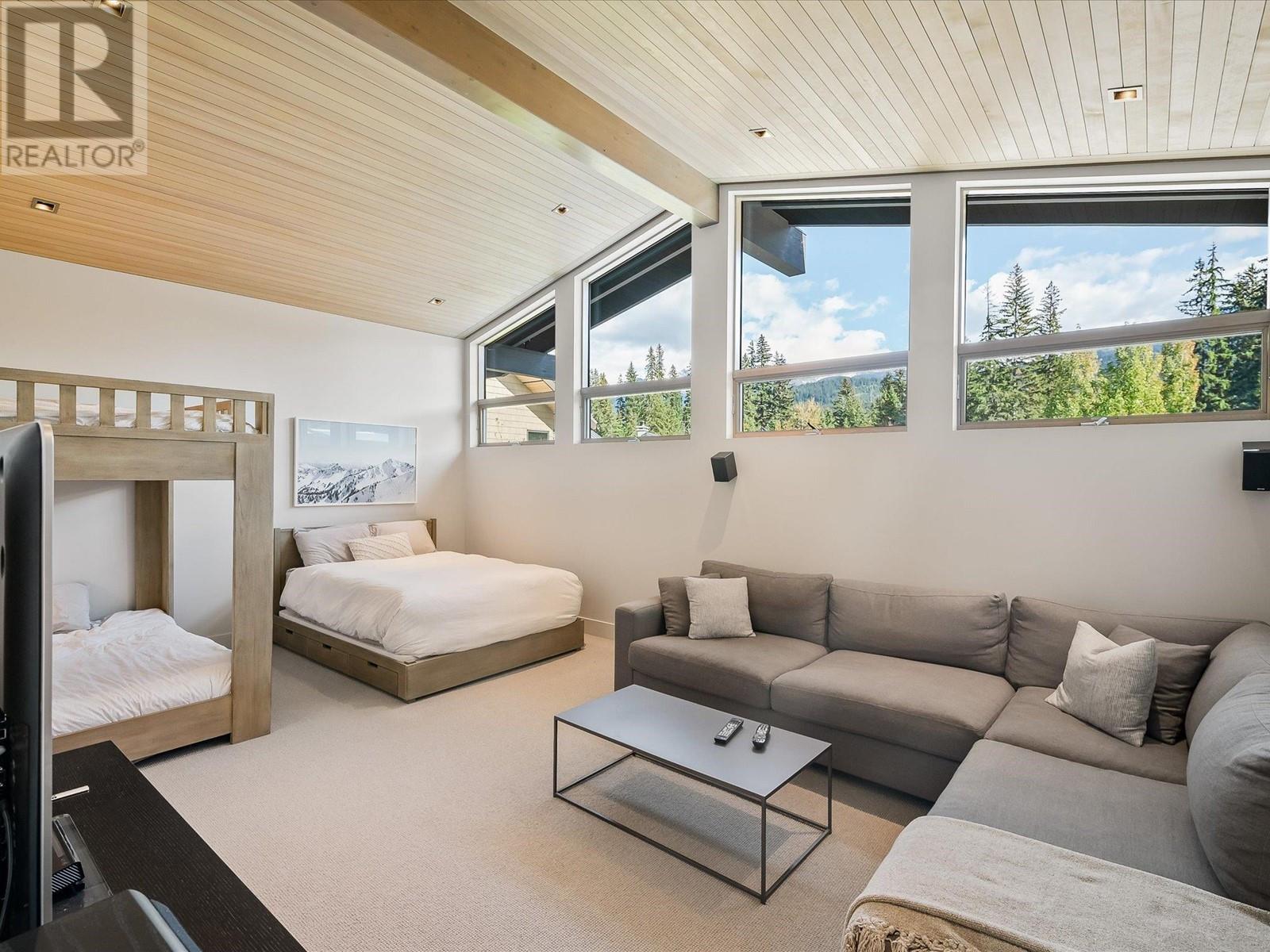 8072 Cypress Place, Whistler, British Columbia  V8E 1J9 - Photo 37 - R2824121
