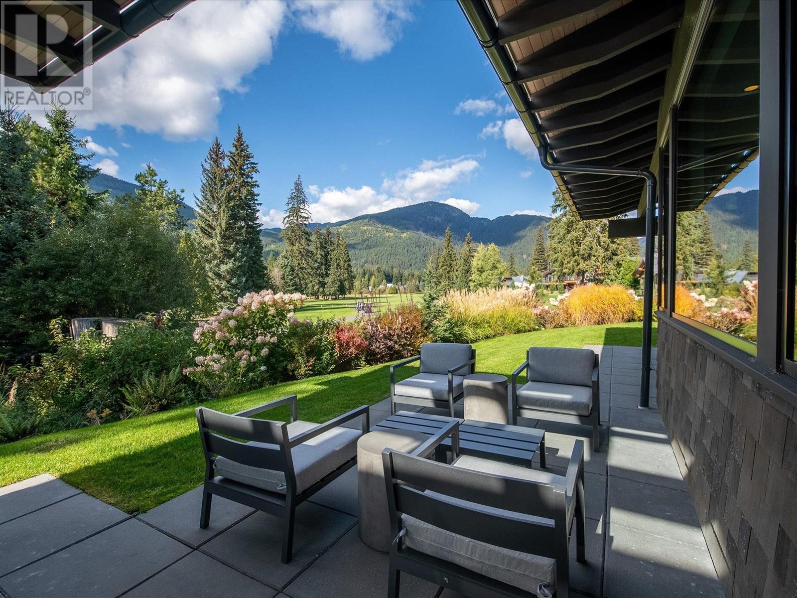 8072 Cypress Place, Whistler, British Columbia  V8E 1J9 - Photo 13 - R2824121