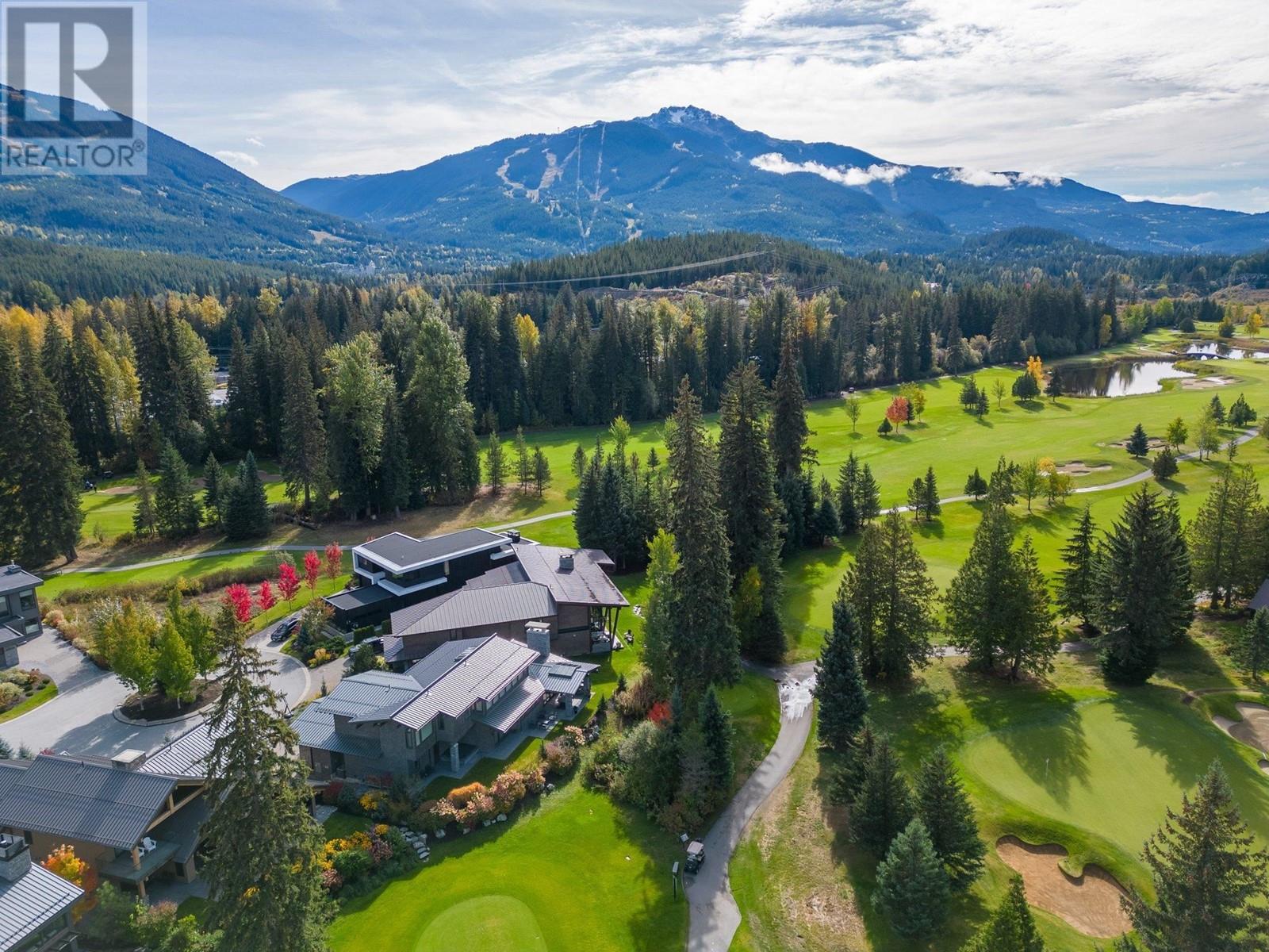 8072 Cypress Place, Whistler, British Columbia  V8E 1J9 - Photo 3 - R2824121