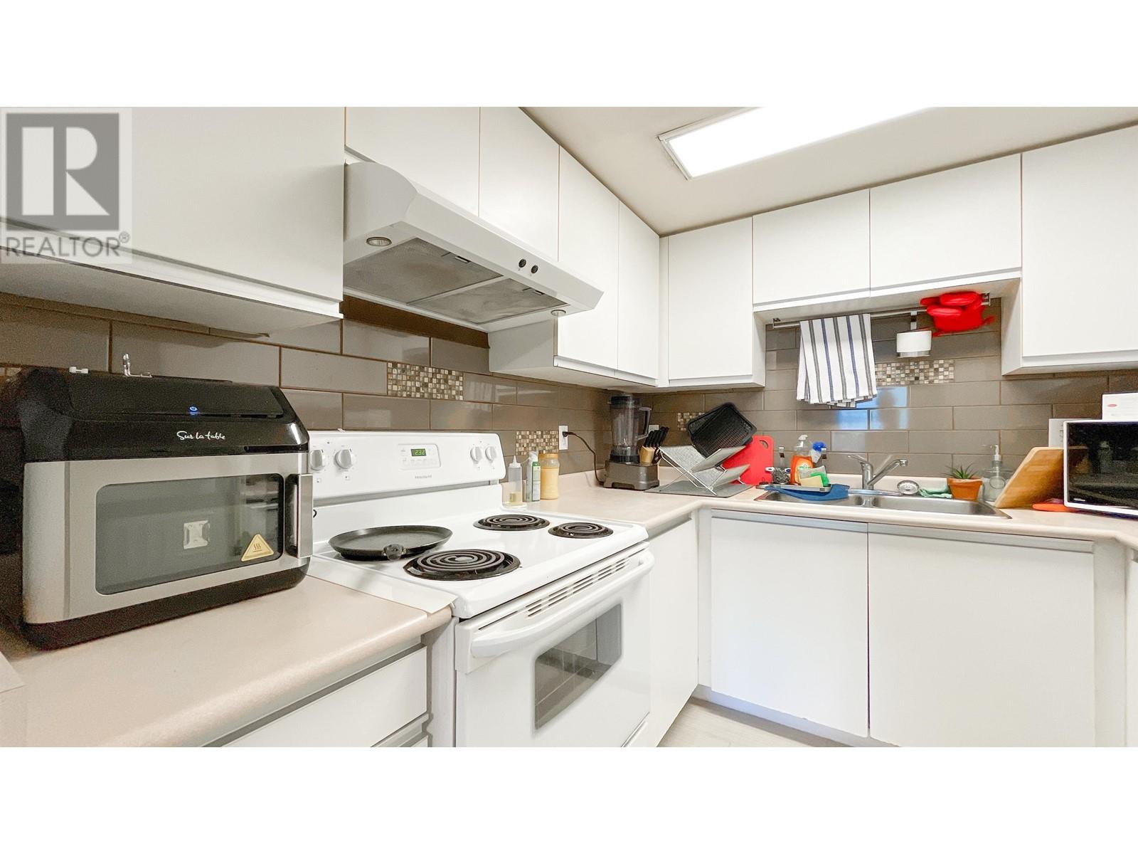 104 2468 E Broadway, Vancouver, British Columbia  V5M 4V1 - Photo 11 - R2825213