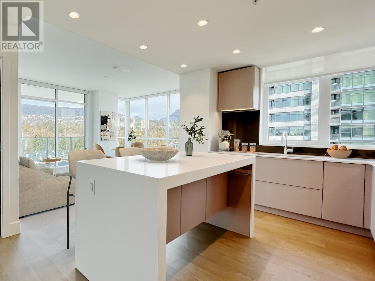 807 1675 Lions Gate Lane, North Vancouver, British Columbia  V7P 0E3 - Photo 4 - R2825216