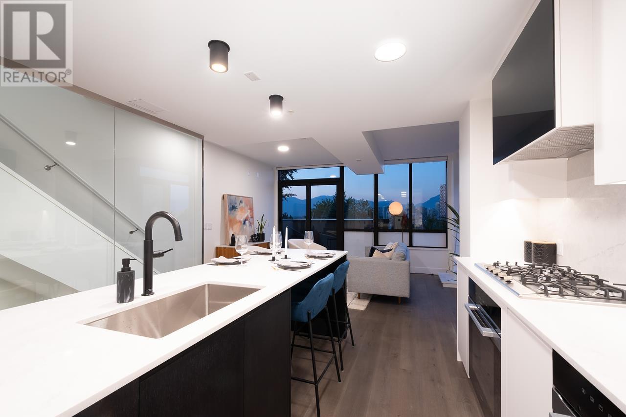 4 2366 BIRCH STREET, vancouver, British Columbia
