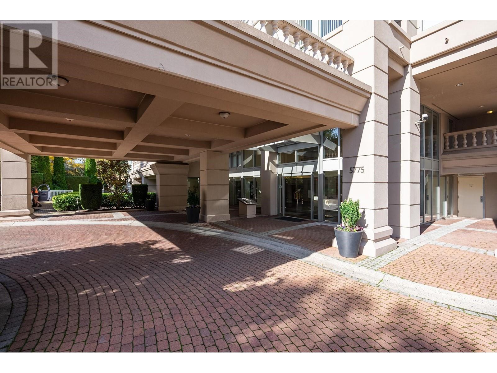 1602 5775 Hampton Place, Vancouver, British Columbia  V6T 2G6 - Photo 2 - R2825260