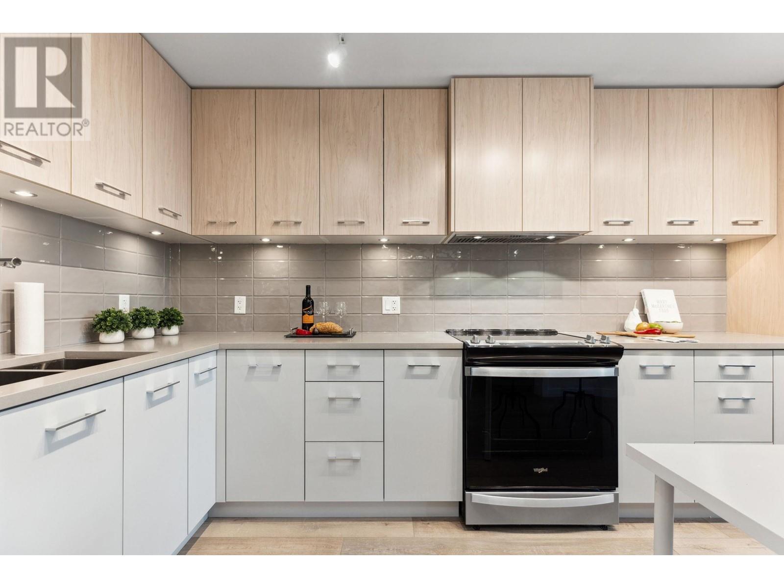 212 4933 Clarendon Street, Vancouver, British Columbia  V5R 0J6 - Photo 2 - R2825271