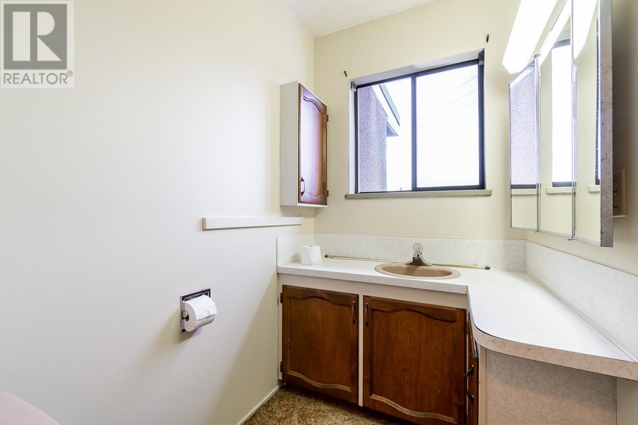 6853 Balmoral Street, Burnaby, British Columbia  V5E 1J2 - Photo 11 - R2825199