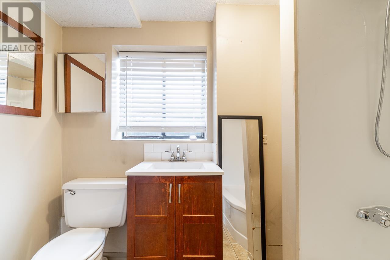 6853 Balmoral Street, Burnaby, British Columbia  V5E 1J2 - Photo 28 - R2825199