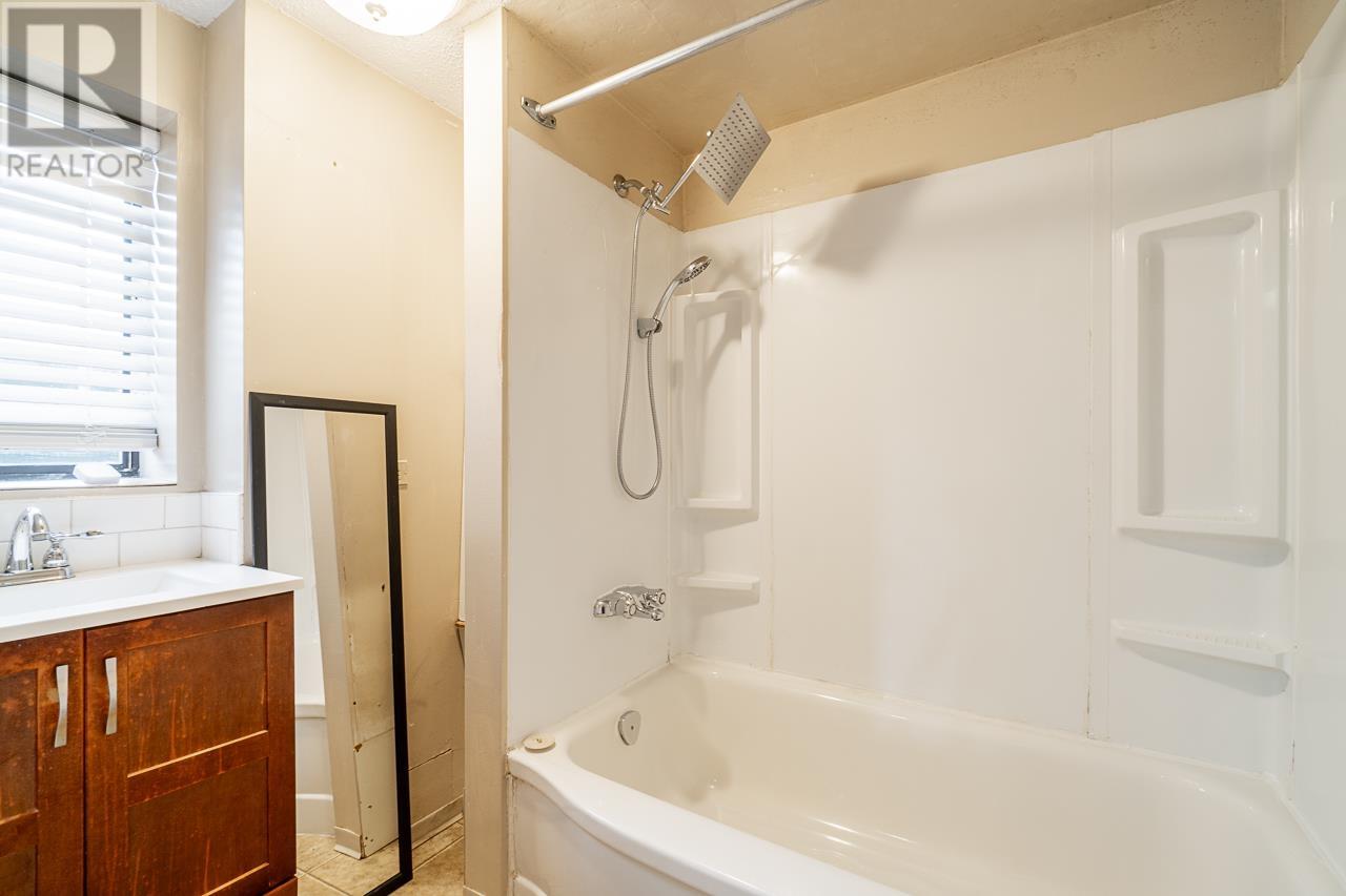 6853 Balmoral Street, Burnaby, British Columbia  V5E 1J2 - Photo 29 - R2825199