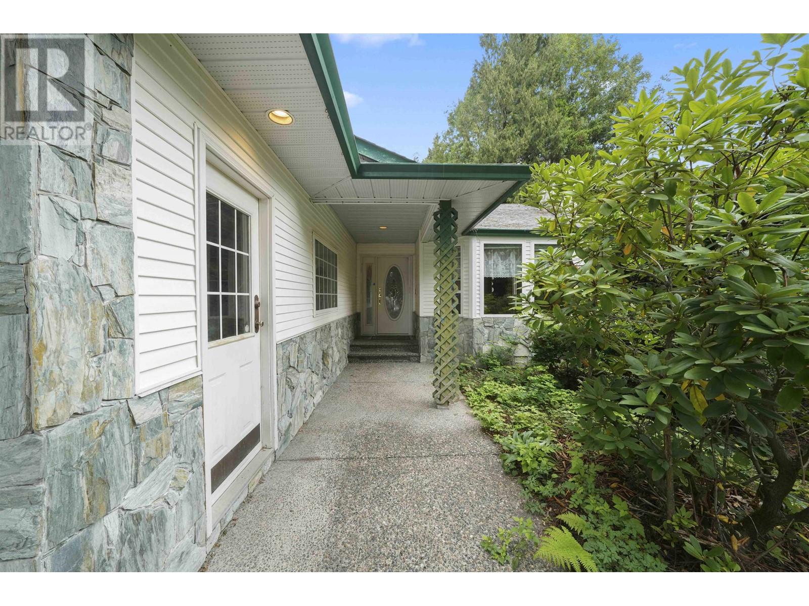 22473 132 Avenue, Maple Ridge, British Columbia  V4R 2P6 - Photo 4 - R2825214