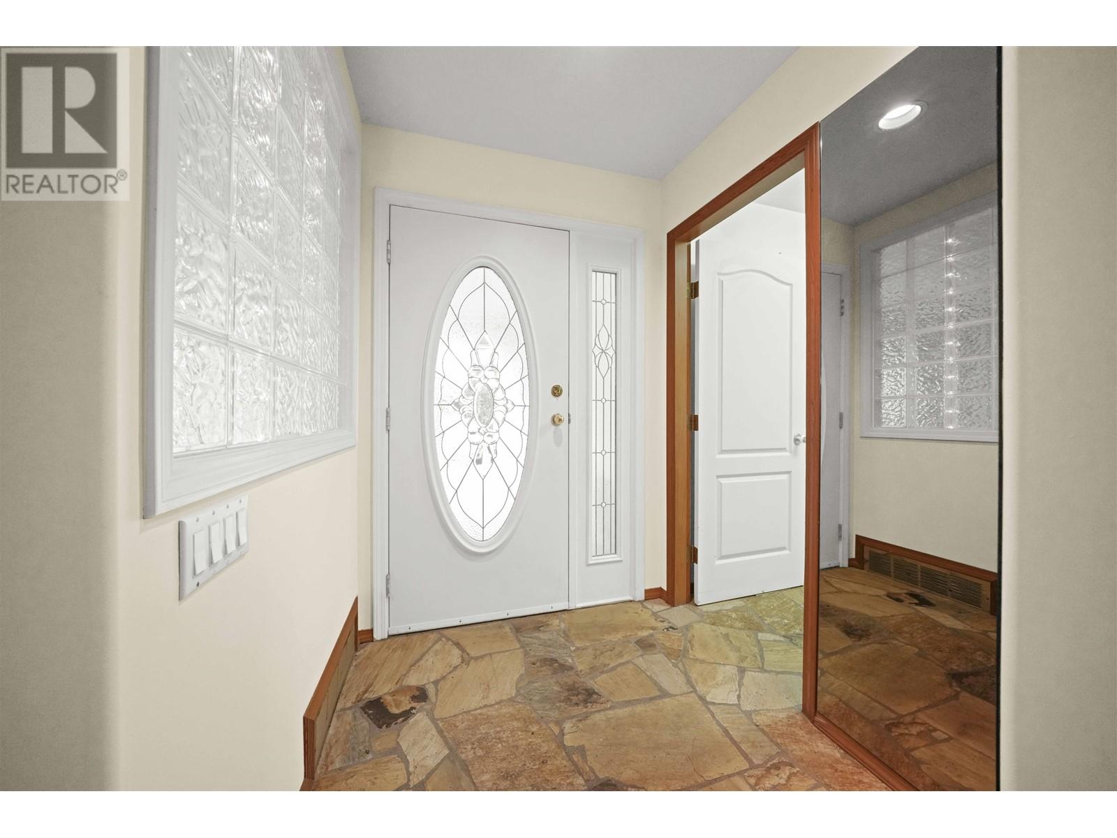 22473 132 Avenue, Maple Ridge, British Columbia  V4R 2P6 - Photo 5 - R2825214