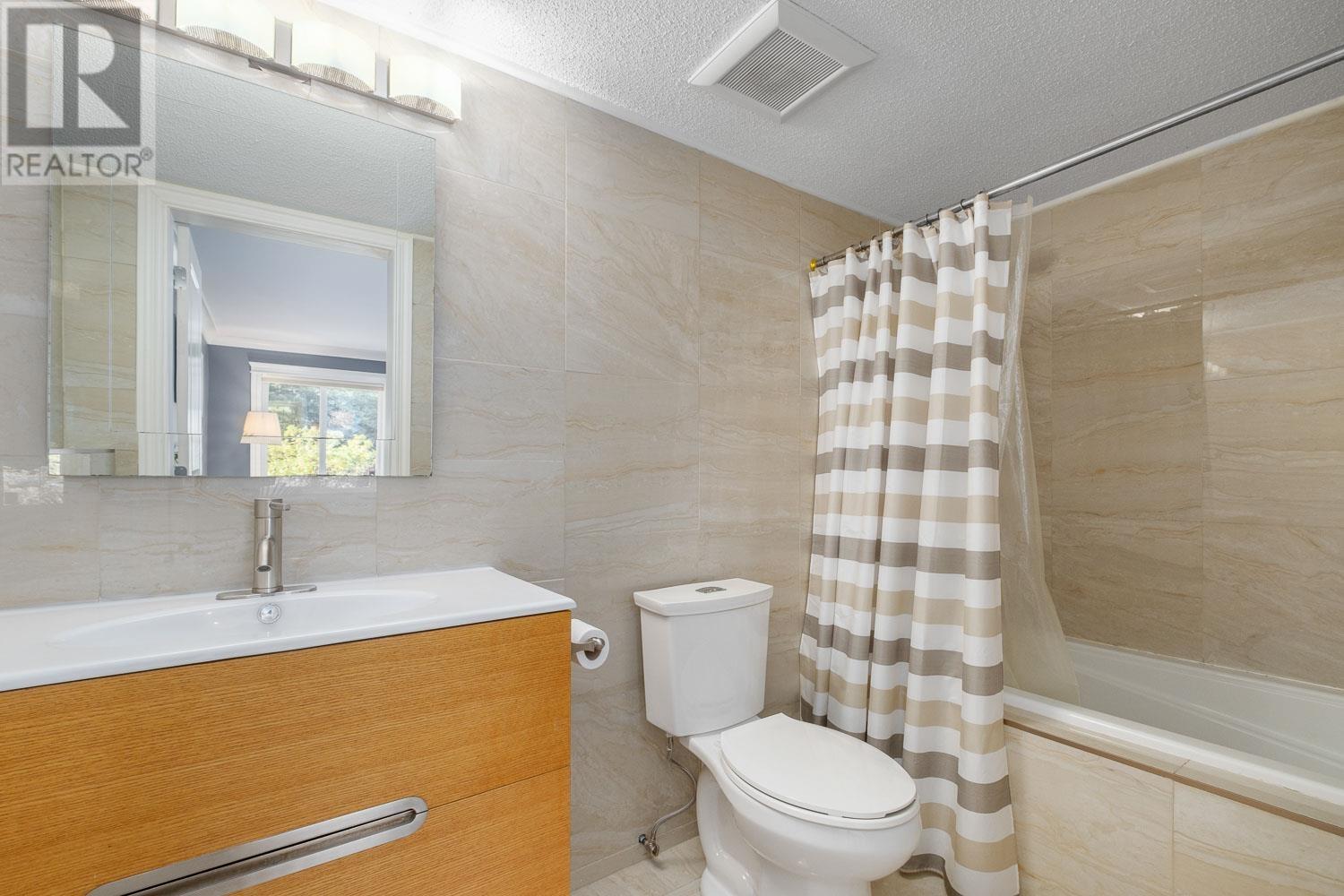 2394 Carmaria Court, North Vancouver, British Columbia  V7J 3M4 - Photo 23 - R2825236