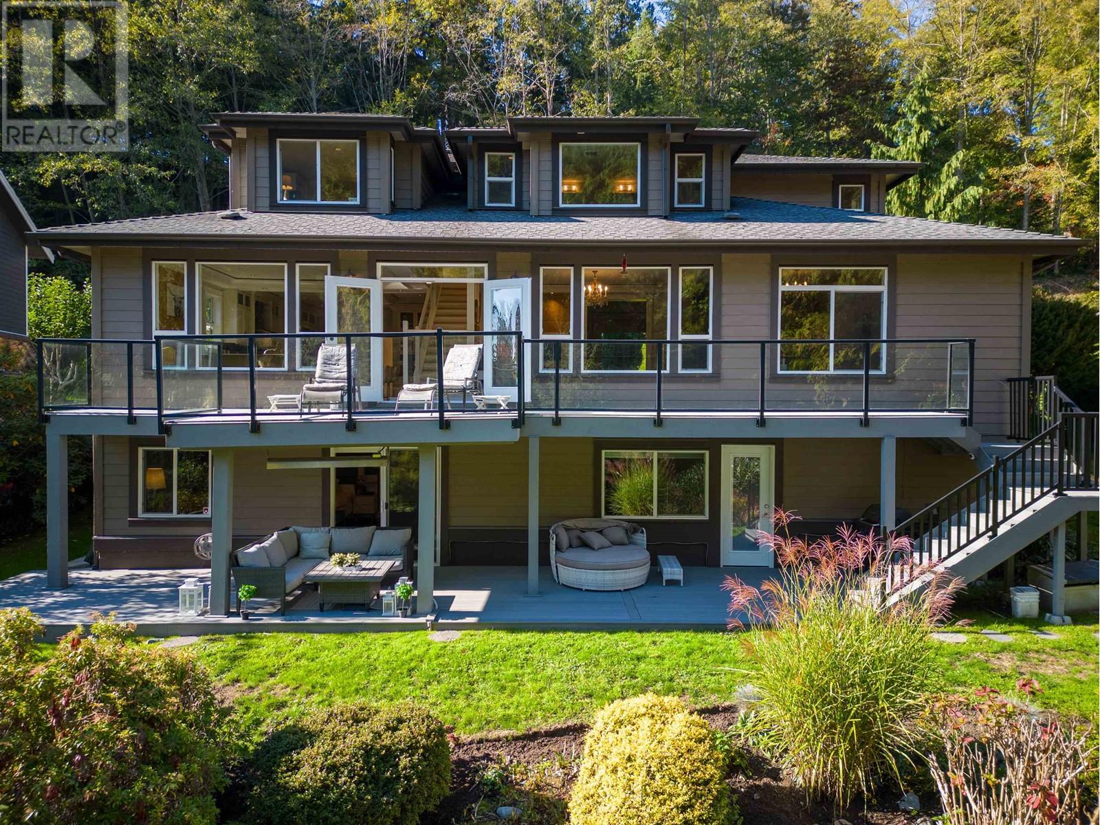 2394 Carmaria Court, North Vancouver, British Columbia  V7J 3M4 - Photo 3 - R2825236