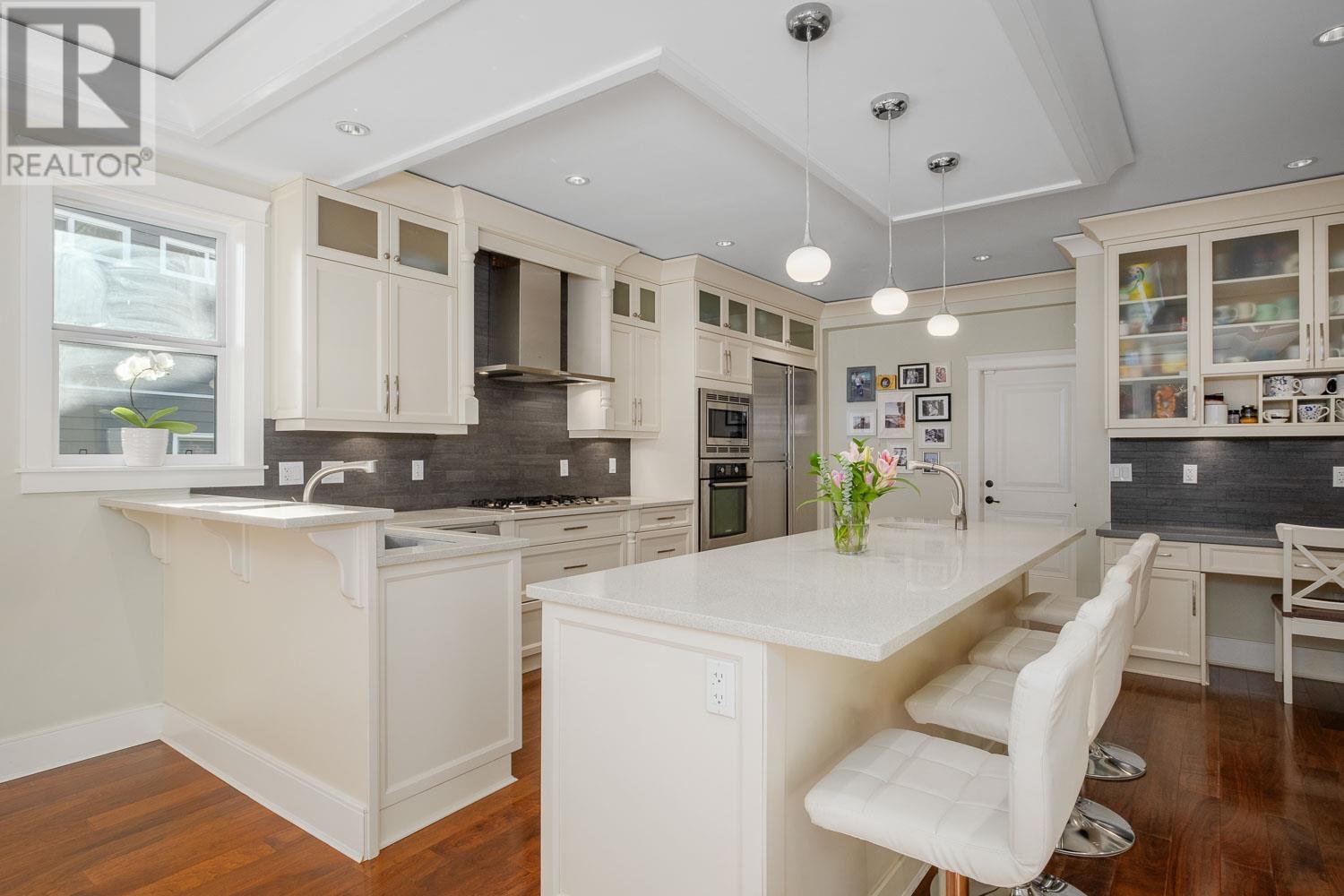 2394 Carmaria Court, North Vancouver, British Columbia  V7J 3M4 - Photo 6 - R2825236