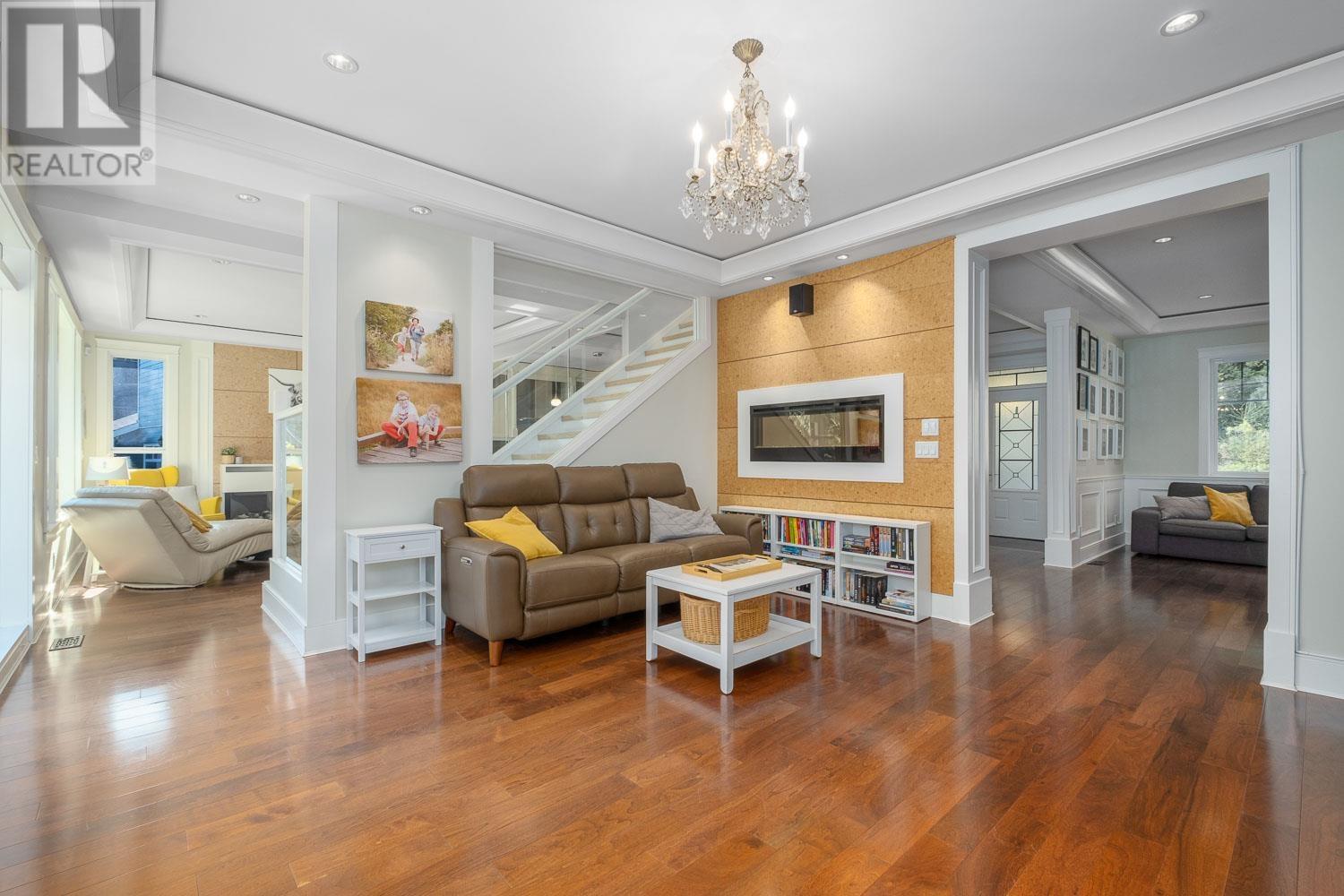2394 Carmaria Court, North Vancouver, British Columbia  V7J 3M4 - Photo 8 - R2825236