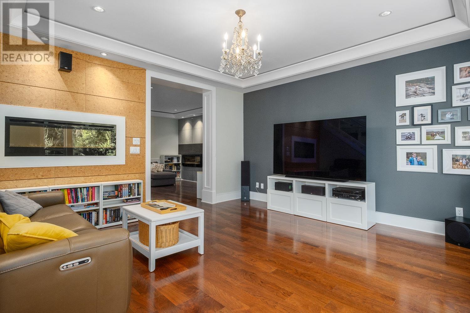2394 Carmaria Court, North Vancouver, British Columbia  V7J 3M4 - Photo 9 - R2825236
