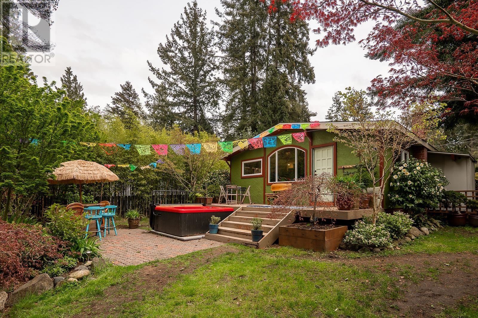 5717 PORPOISE BAY ROAD, sechelt, British Columbia