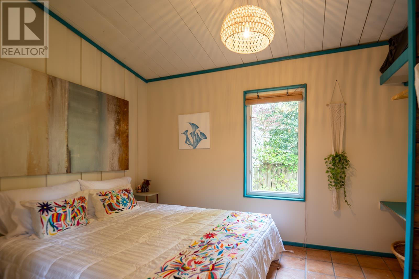 5717 Porpoise Bay Road, Sechelt, British Columbia  V0N 3A0 - Photo 20 - R2825275