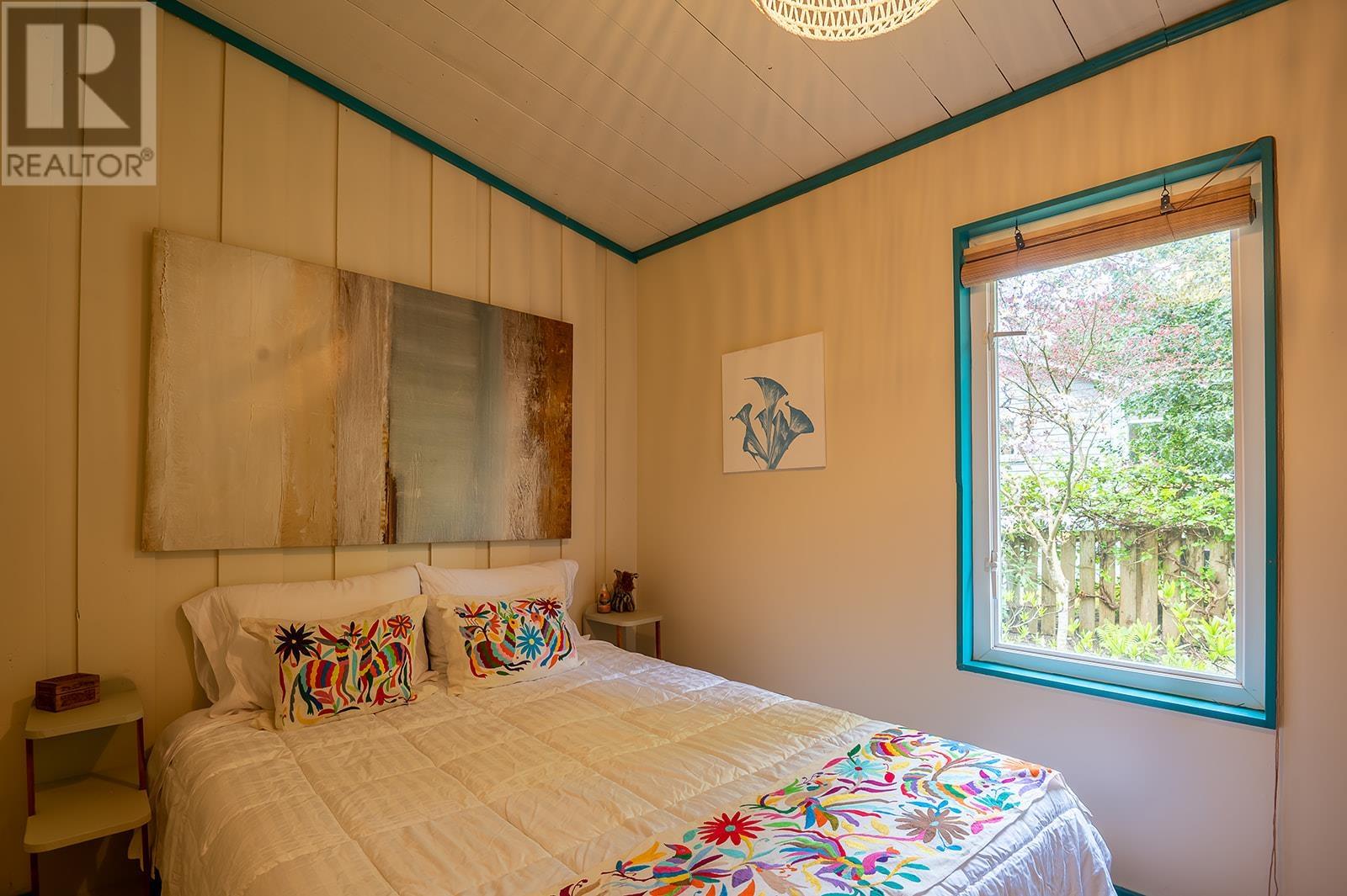5717 Porpoise Bay Road, Sechelt, British Columbia  V0N 3A0 - Photo 21 - R2825275