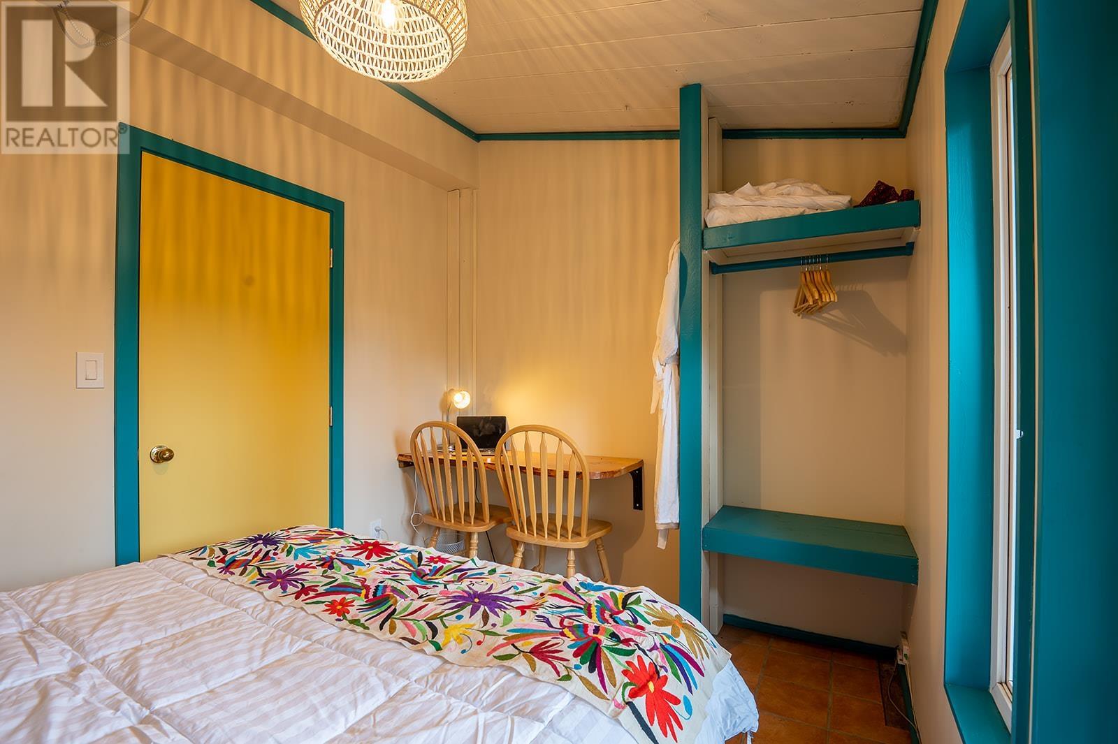5717 Porpoise Bay Road, Sechelt, British Columbia  V0N 3A0 - Photo 25 - R2825275
