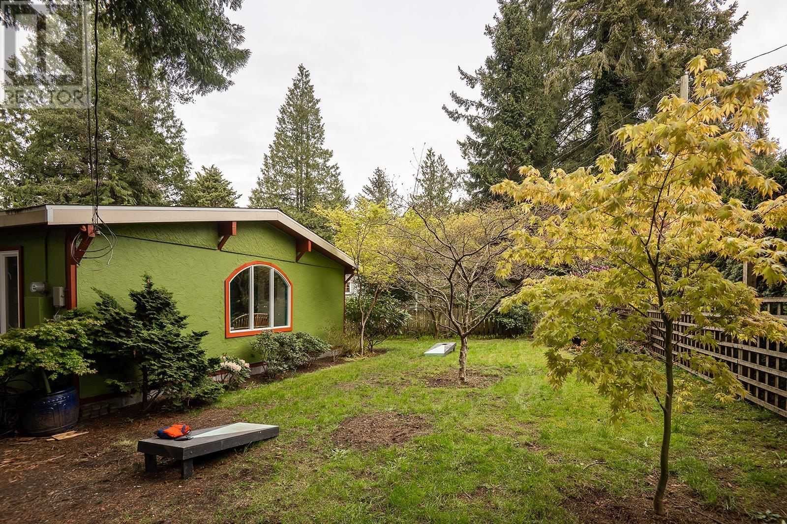 5717 Porpoise Bay Road, Sechelt, British Columbia  V0N 3A0 - Photo 34 - R2825275