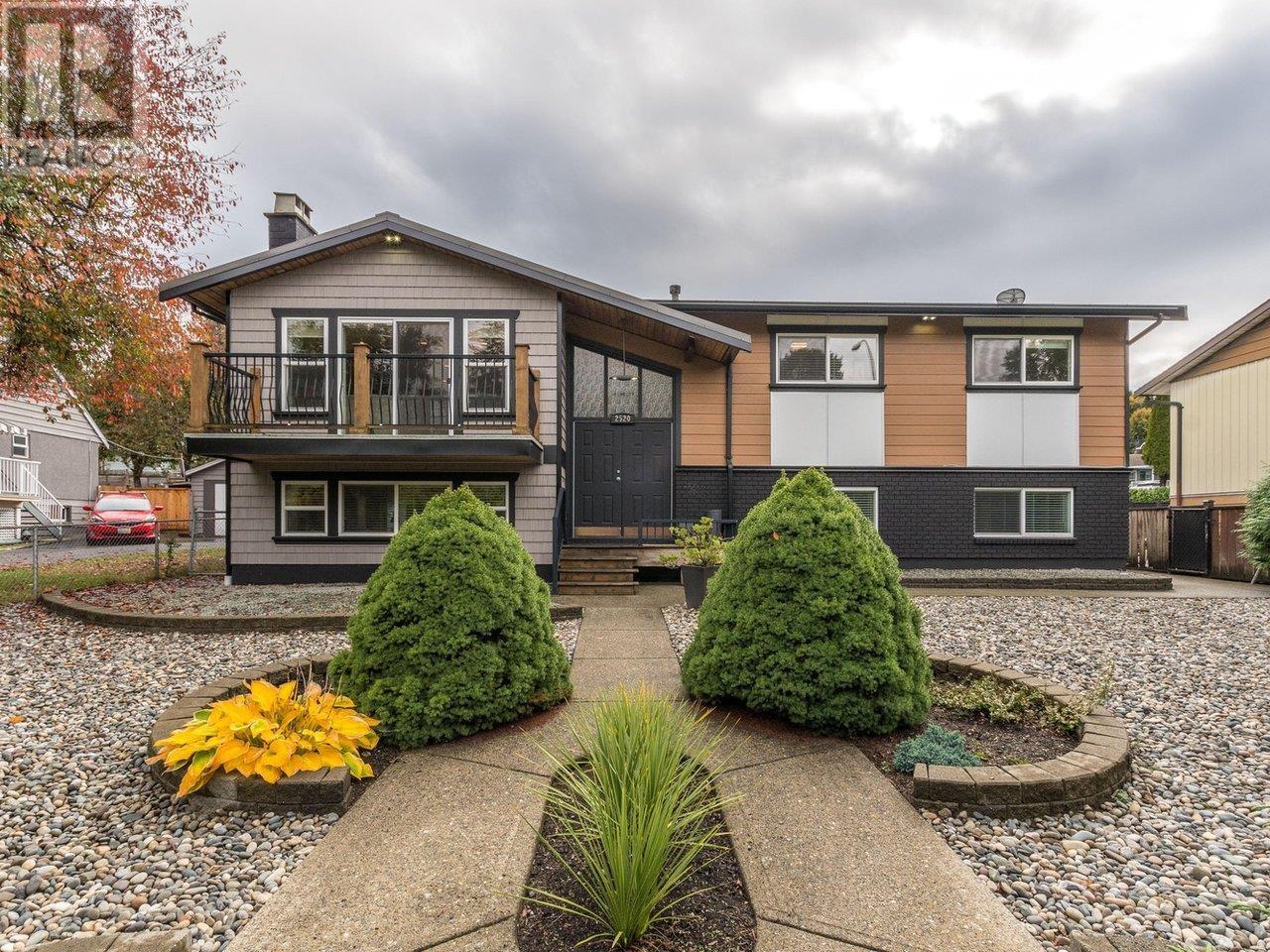 2520 DEWDNEY TRUNK ROAD, coquitlam, British Columbia