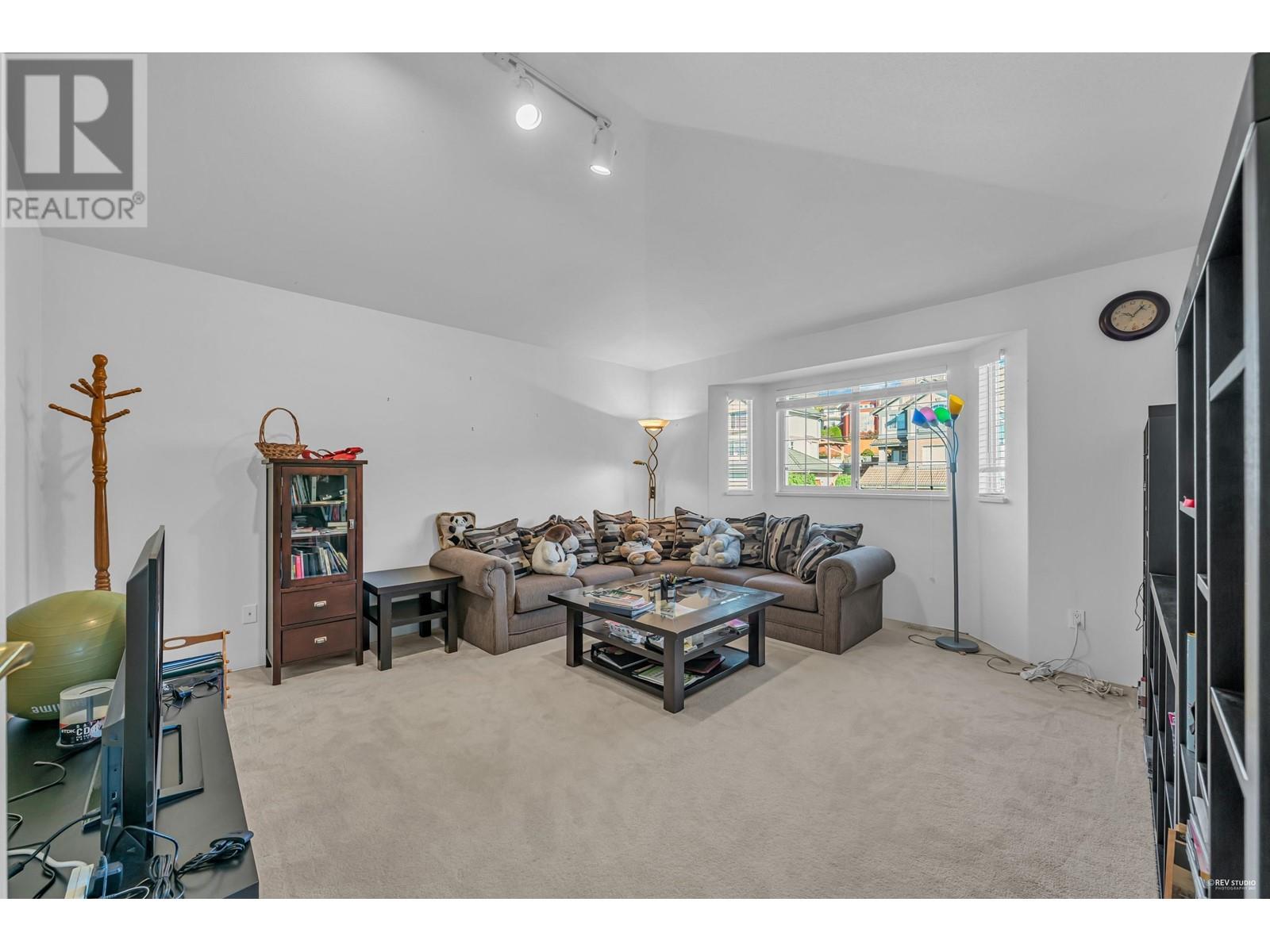 3088 Cardinal Court, Coquitlam, British Columbia  V3E 3C4 - Photo 4 - R2824014