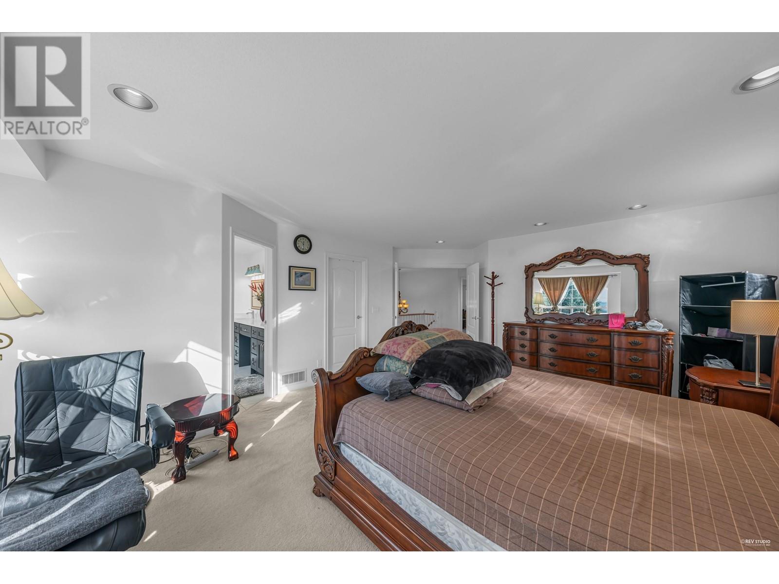 3088 Cardinal Court, Coquitlam, British Columbia  V3E 3C4 - Photo 9 - R2824014
