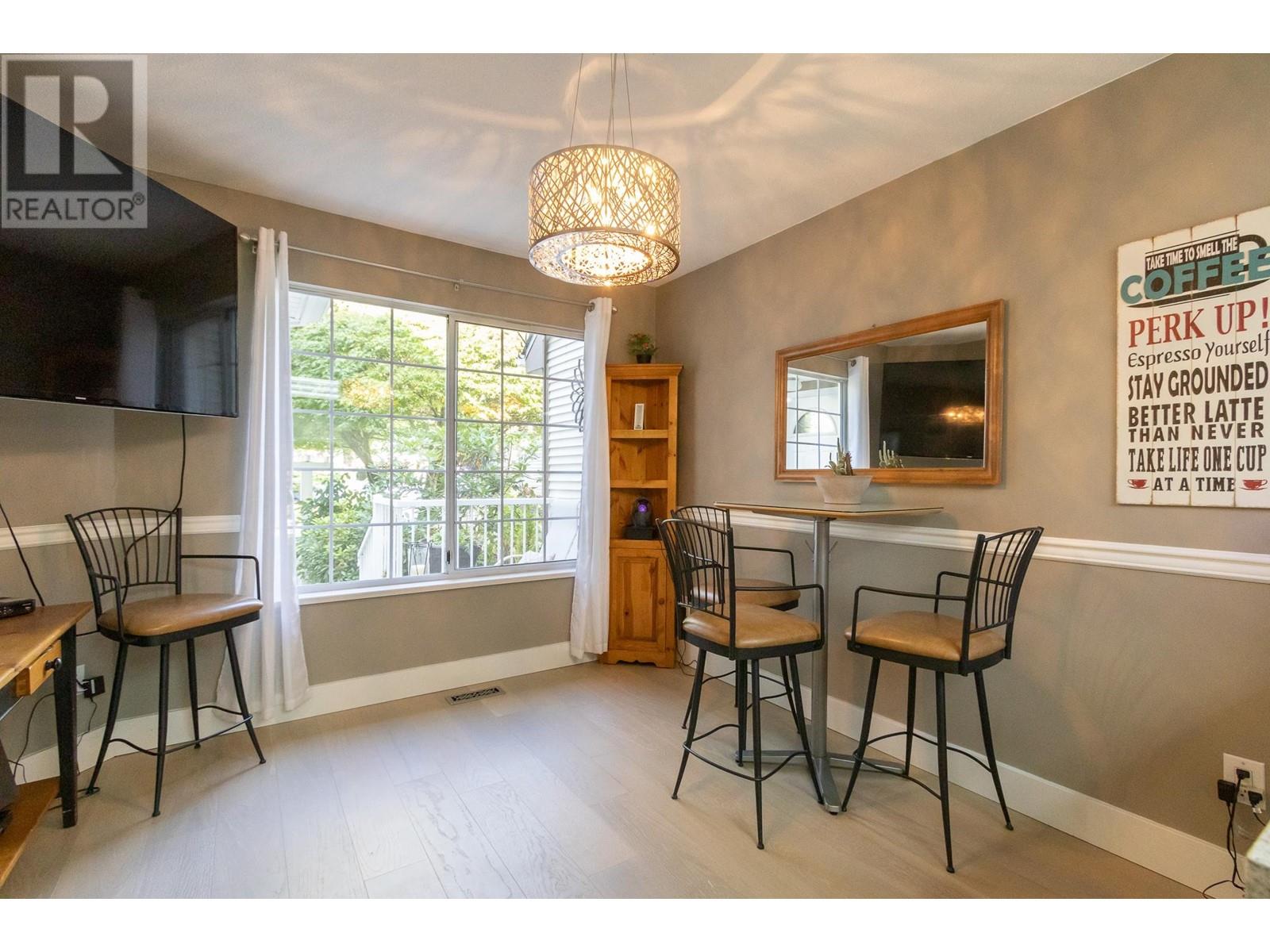 4 3939 Indian River Drive, North Vancouver, British Columbia  V7G 2P5 - Photo 4 - R2823550