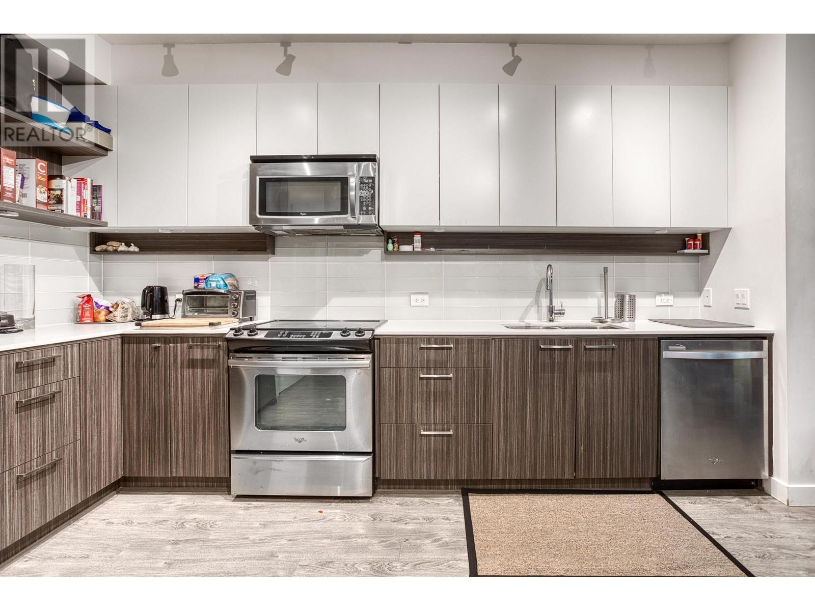 105 608 Como Lake Avenue, Coquitlam, British Columbia  V3J 0B2 - Photo 5 - R2824935