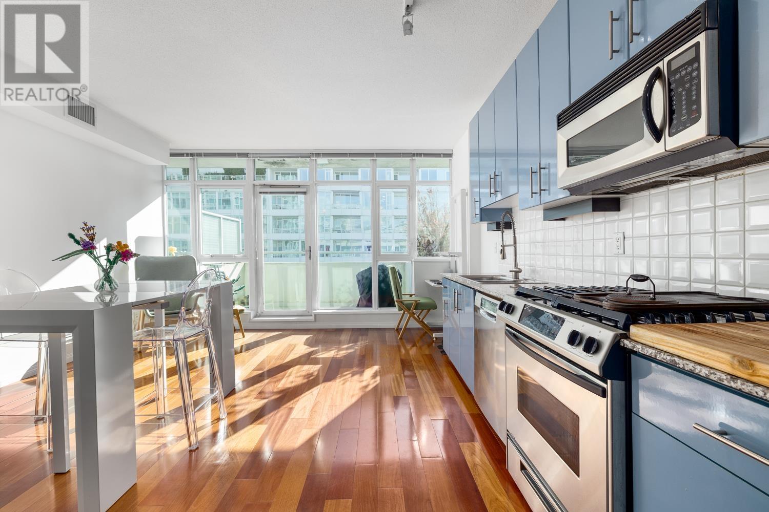 605 100 E Esplanade, North Vancouver, British Columbia  V7L 4V1 - Photo 2 - R2825293