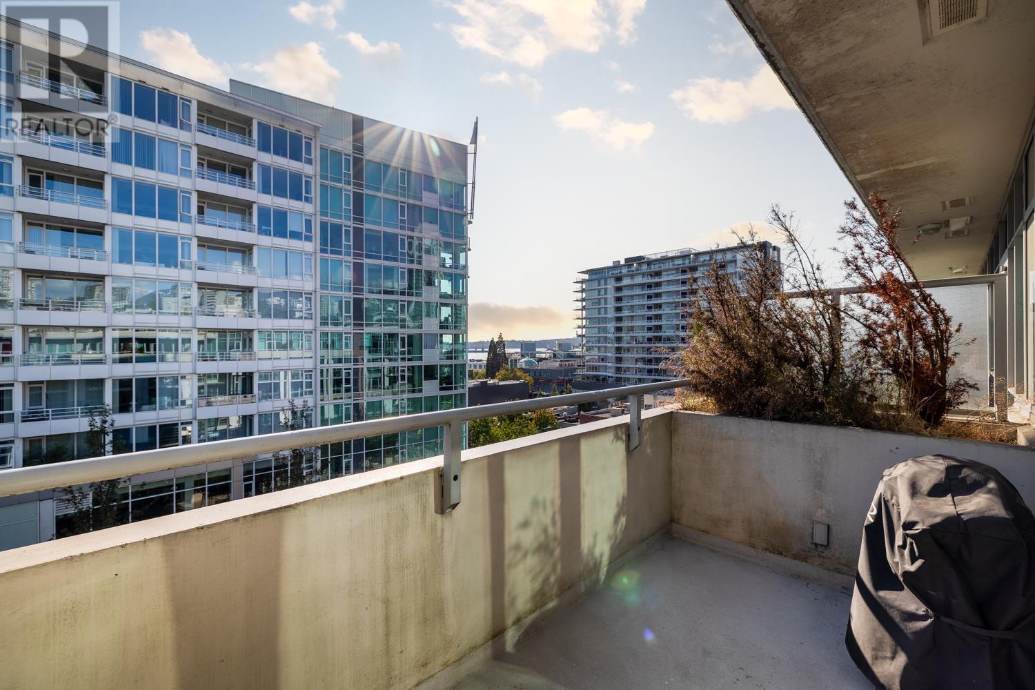 605 100 E Esplanade, North Vancouver, British Columbia  V7L 4V1 - Photo 4 - R2825293