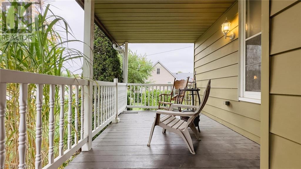 76 Queen Street, Hensall, Ontario N0M 1X0 (26181417) Cindy Cody