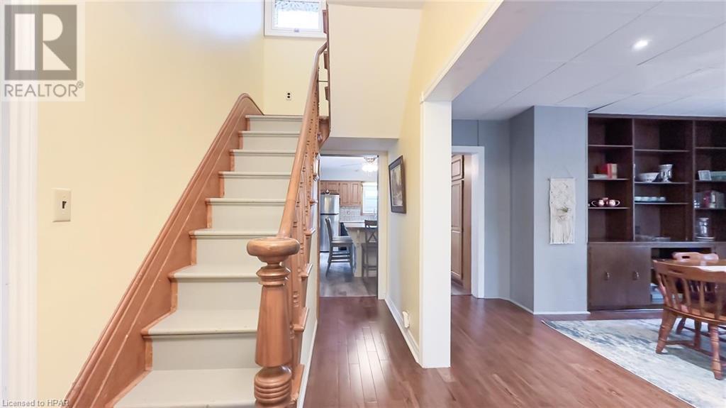 76 Queen Street, Hensall, Ontario N0M 1X0 (26181417) Cindy Cody