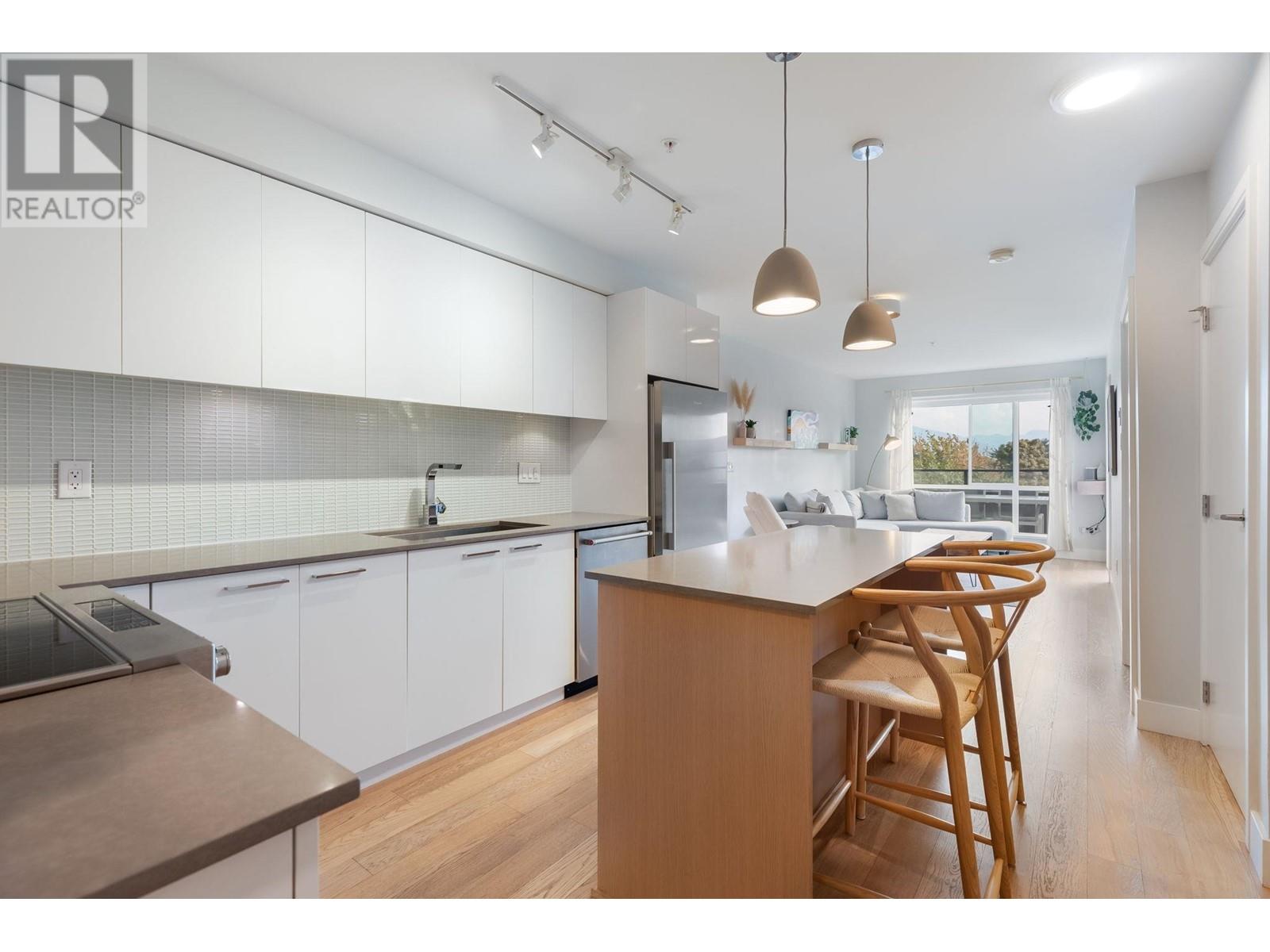 206 233 Kingsway Avenue, Vancouver, British Columbia  V5T 3J5 - Photo 6 - R2825309