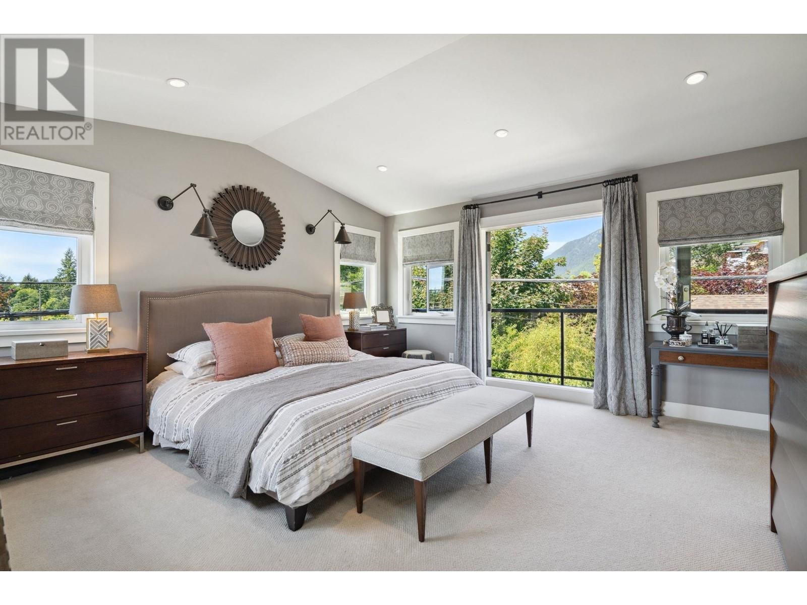 4020 Glenview Crescent, North Vancouver, British Columbia  V7R 3G4 - Photo 25 - R2825308