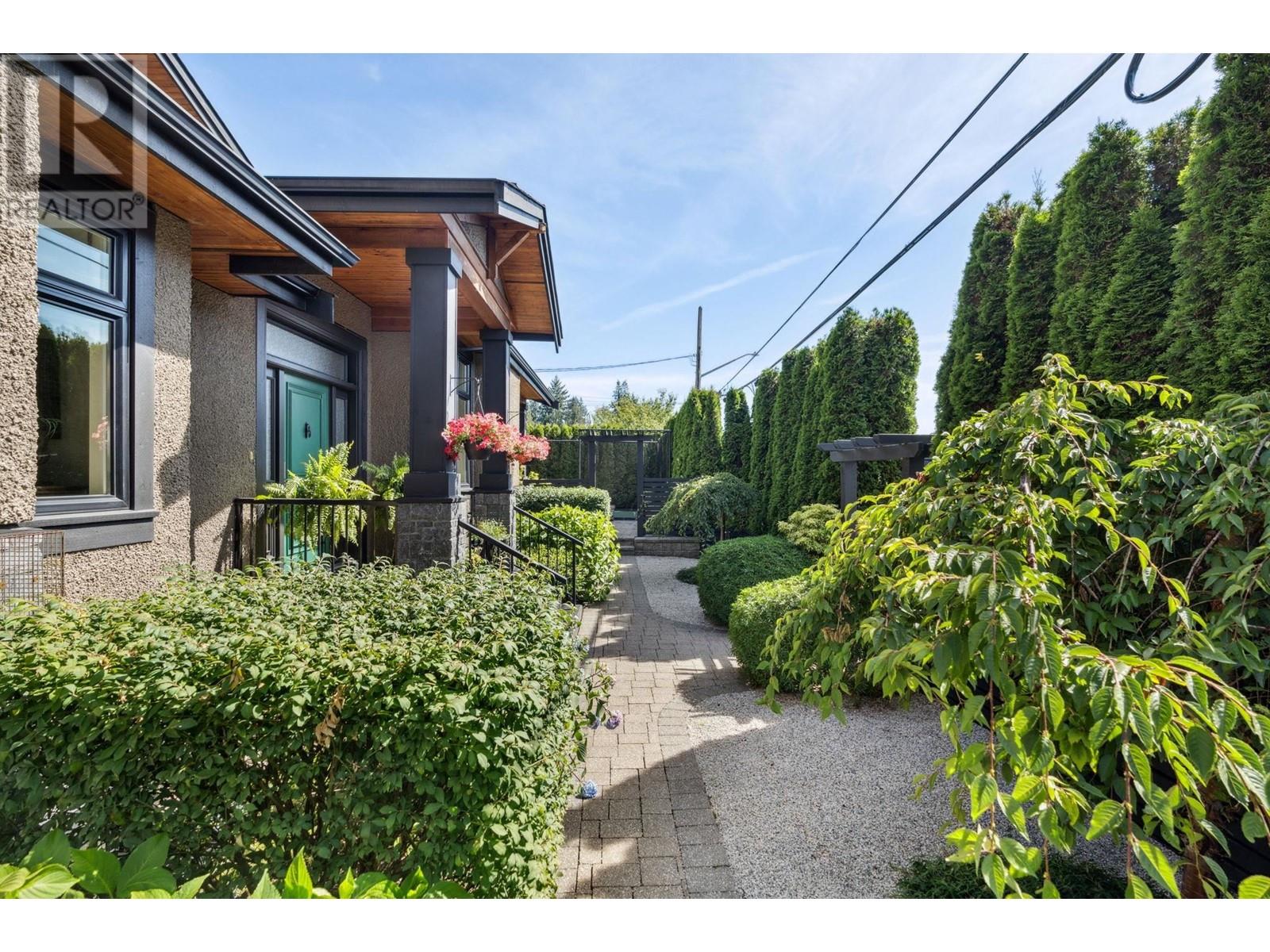 4020 Glenview Crescent, North Vancouver, British Columbia  V7R 3G4 - Photo 37 - R2825308