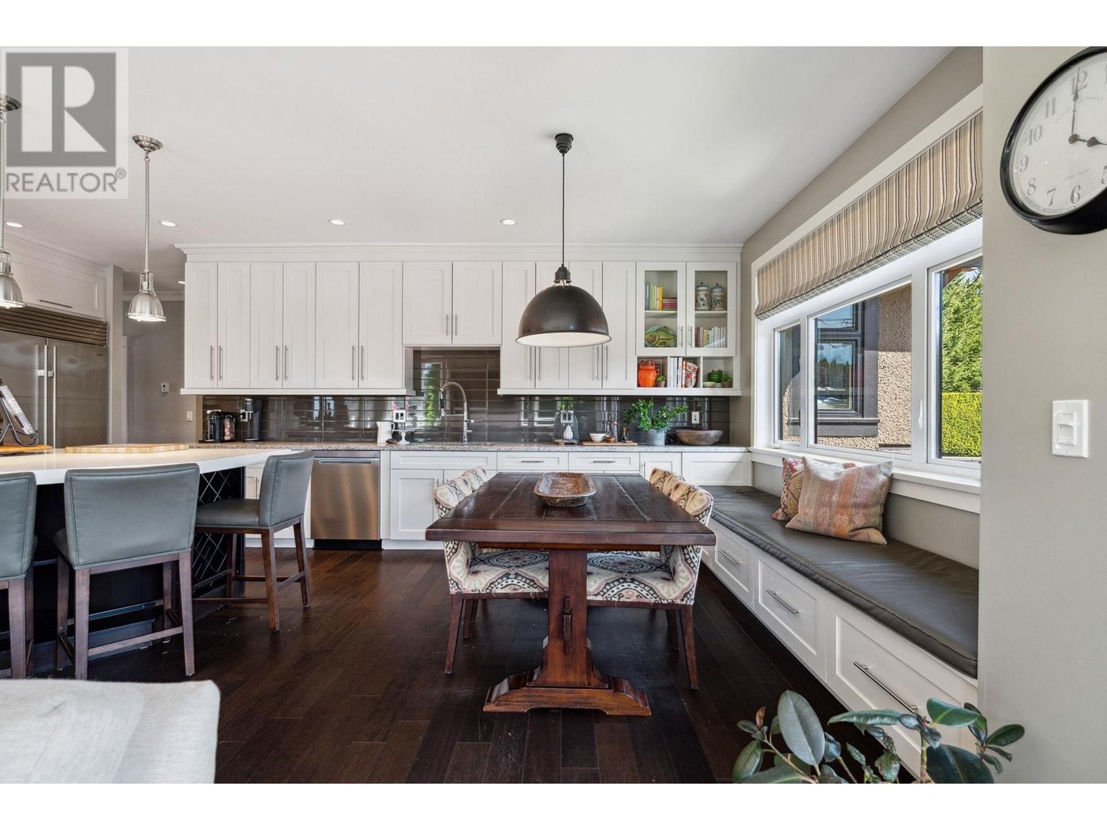 4020 Glenview Crescent, North Vancouver, British Columbia  V7R 3G4 - Photo 8 - R2825308