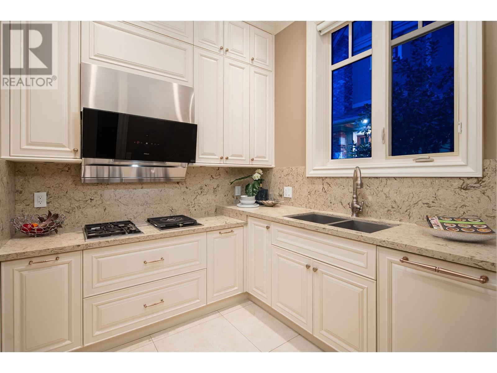 6076 Angus Drive, Vancouver, British Columbia  V6M 3P1 - Photo 14 - R2825322